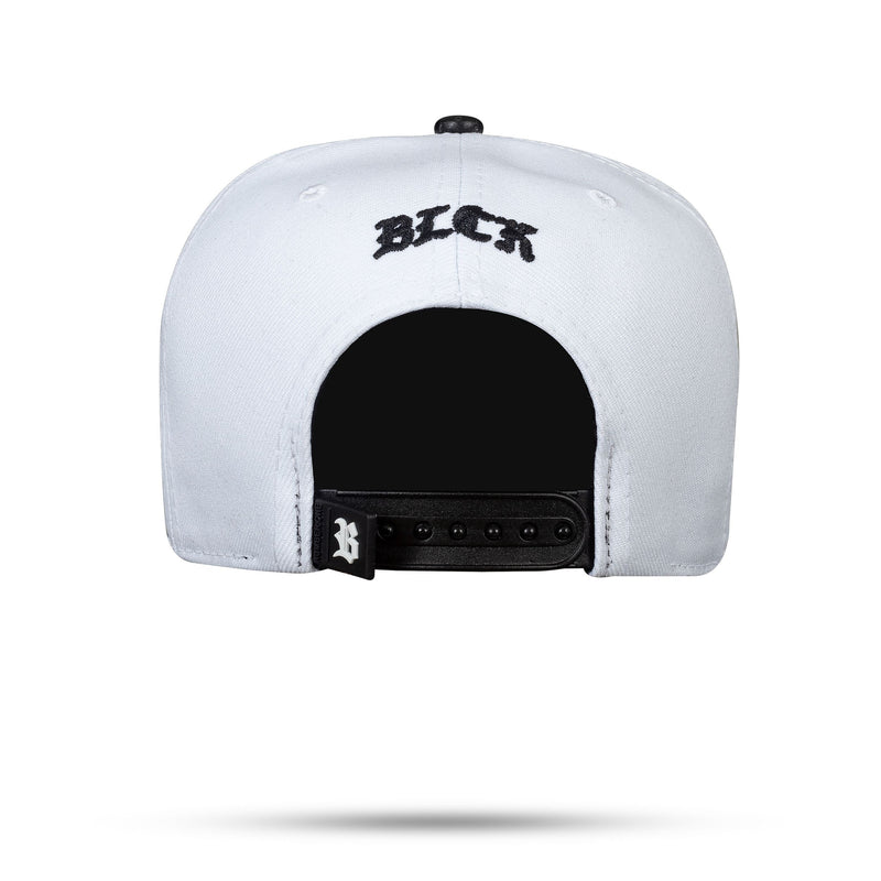 Boné Branco Snapback Aba Couro Perfured