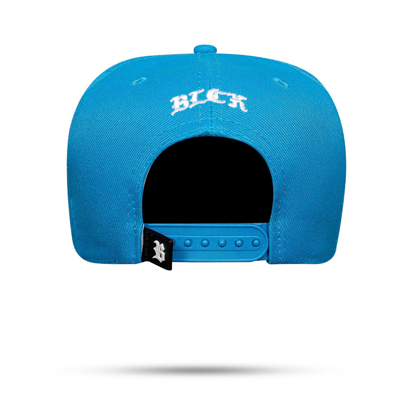 Boné Snapback Azul Celeste Contorno Branco