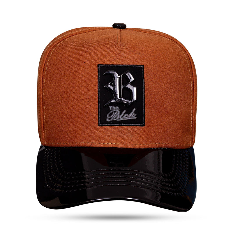 Boné Snapback Marrom Suede Aba Piano Logo Metal