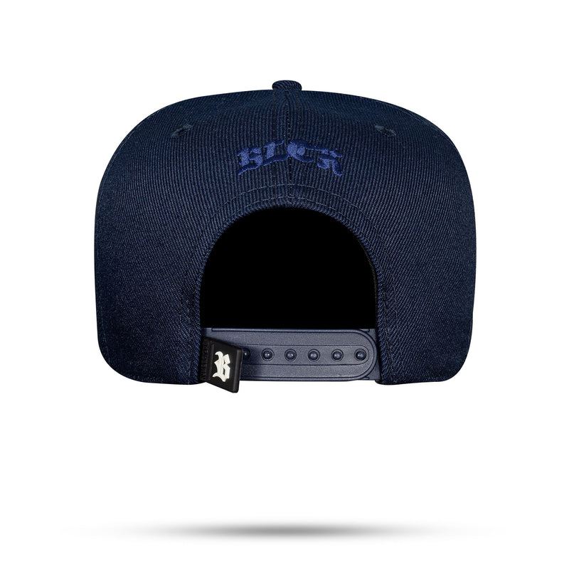 Boné Azul Marinho Snapback Follow