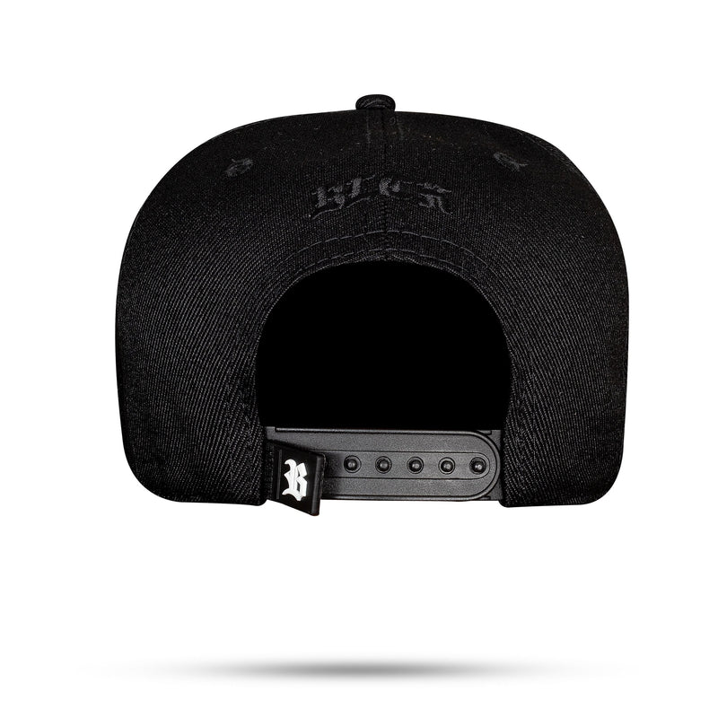 Boné Preto Snapback Aba Couro Bege Perfurated