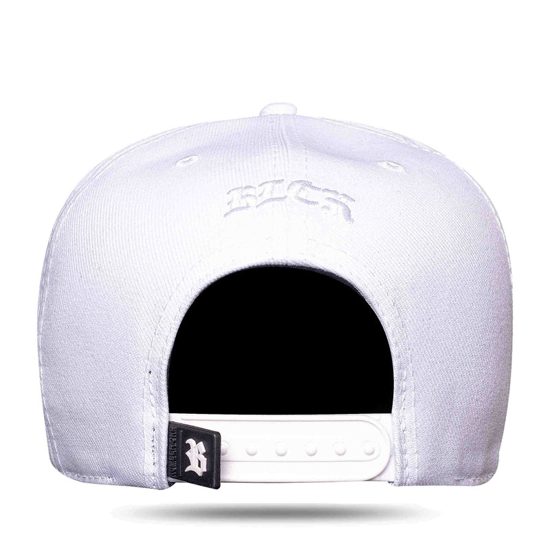 Boné Branco Snapback Logo Alto Relevo