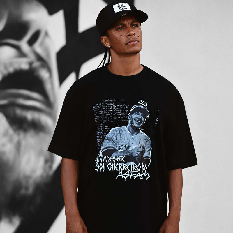 Camiseta Charlie Brown Jr. - Oversized Preta "Champagne e Água Benta" - Blck Brasil