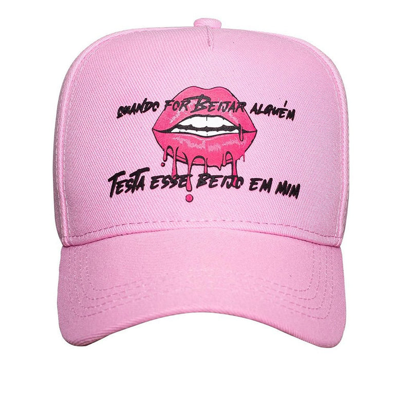 Boné Snapback Quando for Beijar Alguém Rosa - Lauana Prado