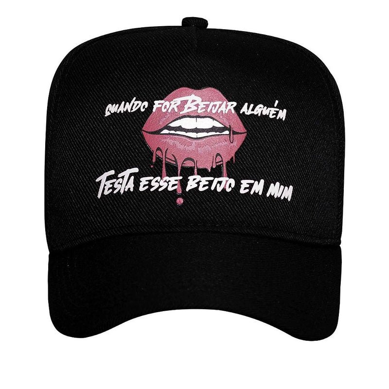 Boné Snapback Quando for Beijar Alguém Preto - Lauana Prado