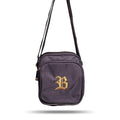 Shoulder Bag Preta Logo Alto Relevo Dourado